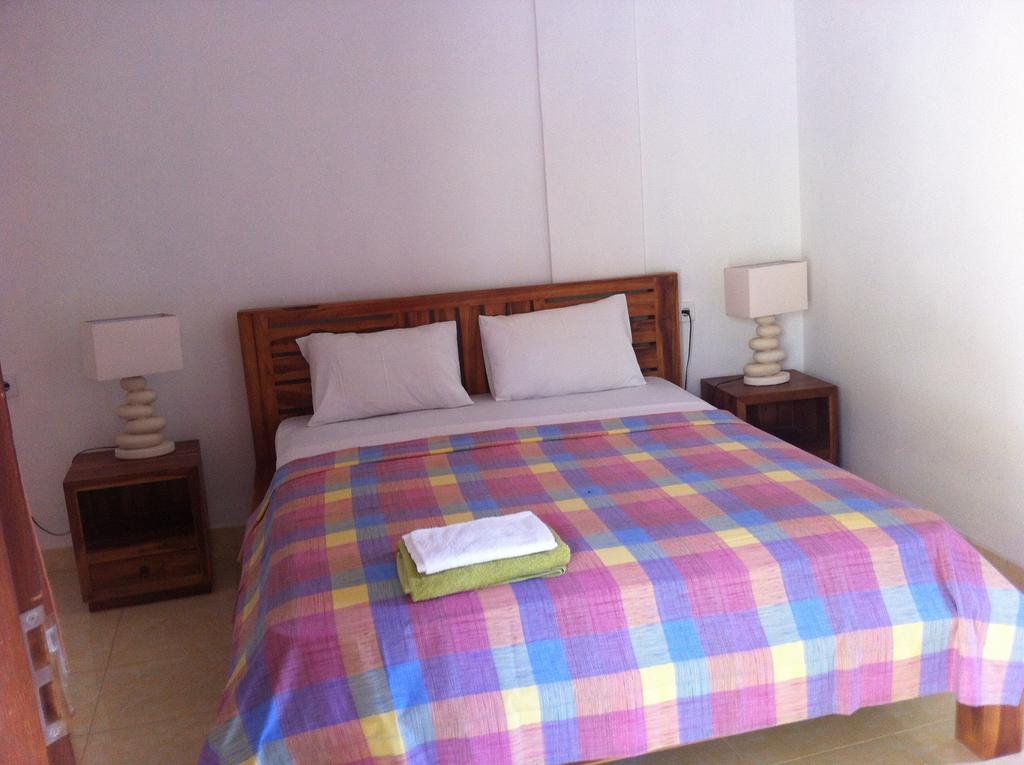 Amed Sari Beach Guesthouse Buitenkant foto