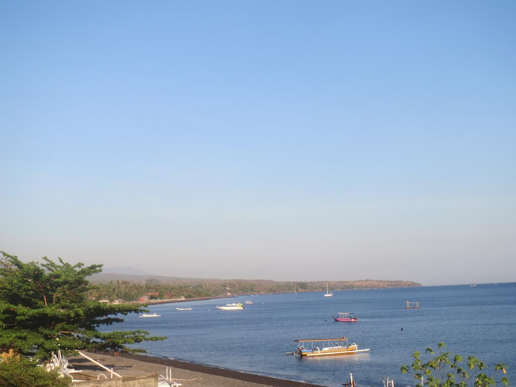 Amed Sari Beach Guesthouse Buitenkant foto