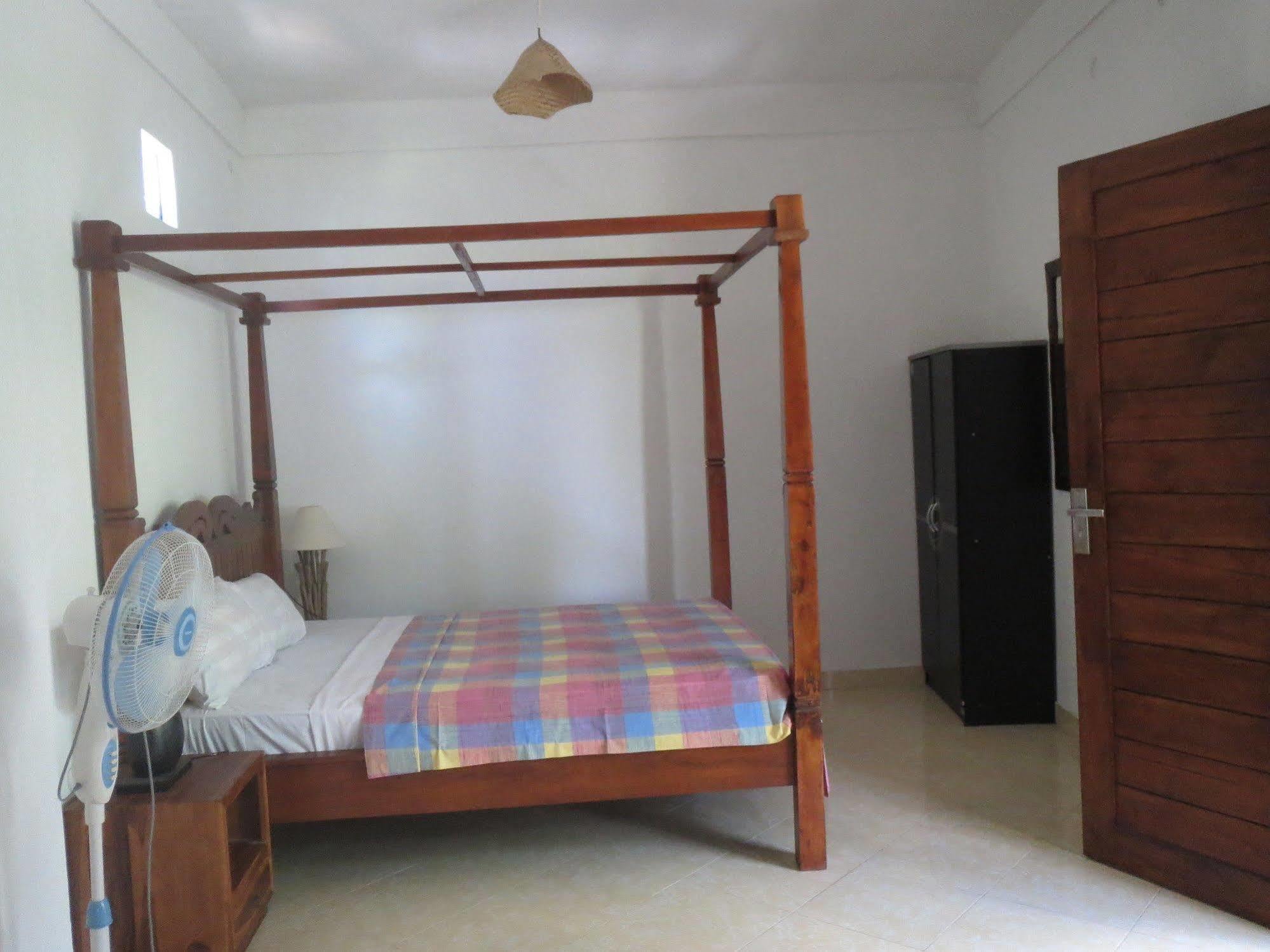 Amed Sari Beach Guesthouse Buitenkant foto