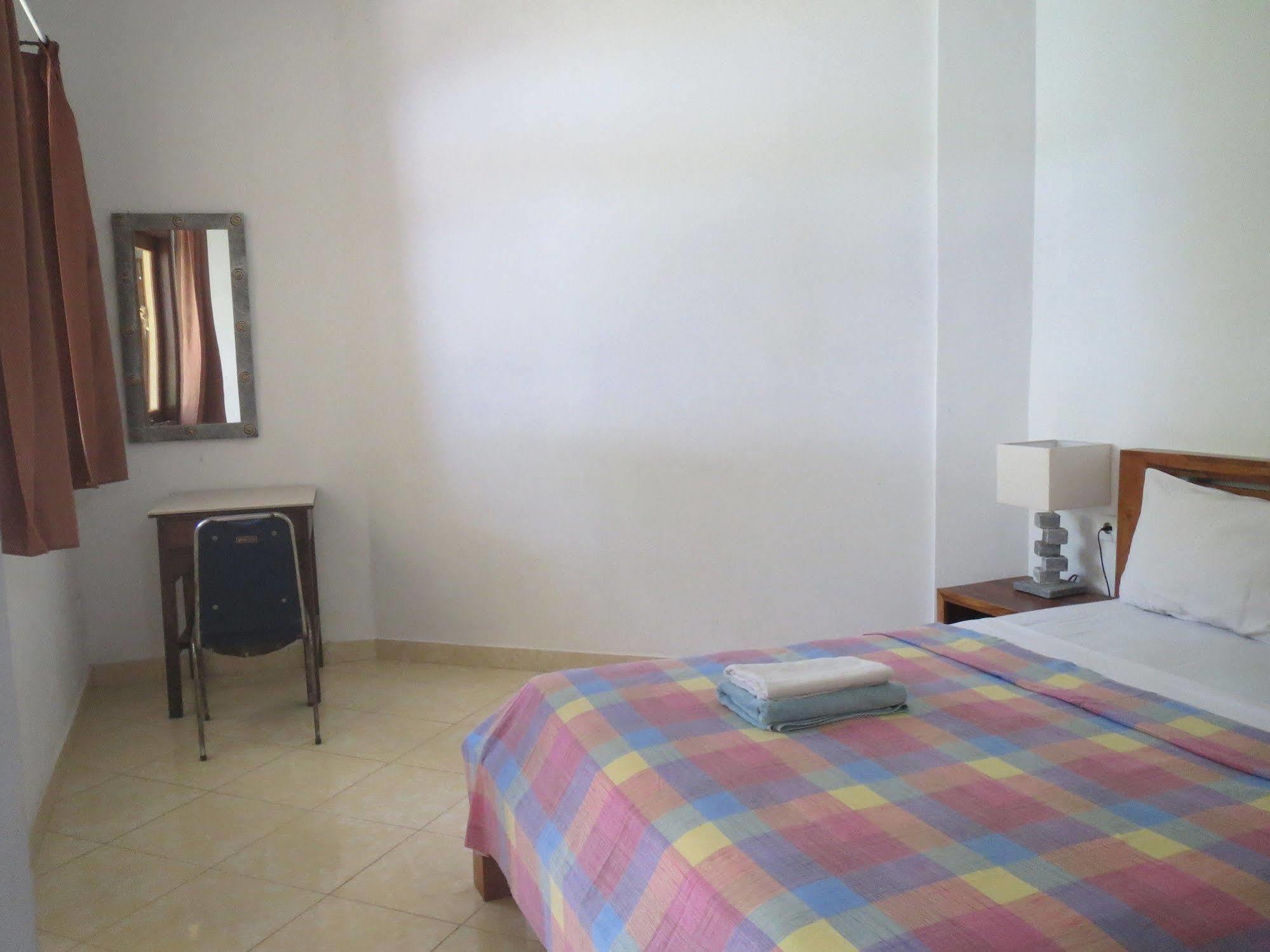 Amed Sari Beach Guesthouse Buitenkant foto