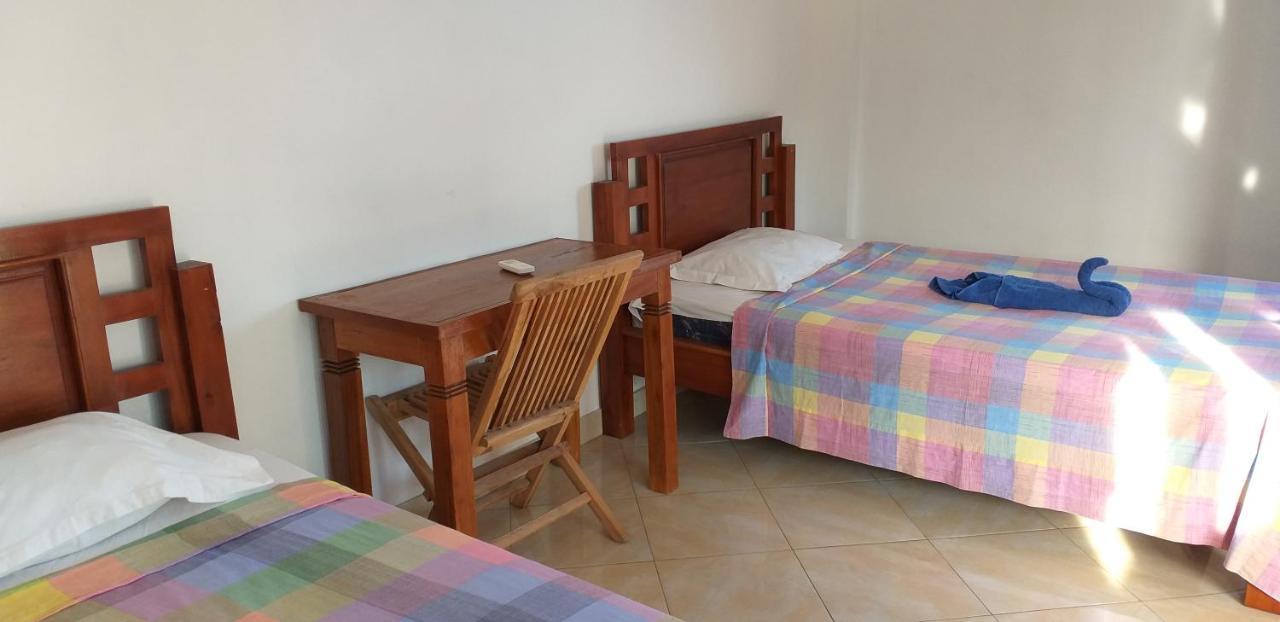 Amed Sari Beach Guesthouse Buitenkant foto